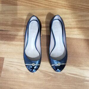 Tory Burch Cap Toe Pump in Black Leather Size 5.5M